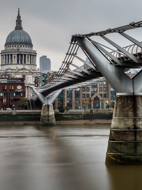 Harry Potter film locations walking tour in London featuring iconic movie sites.