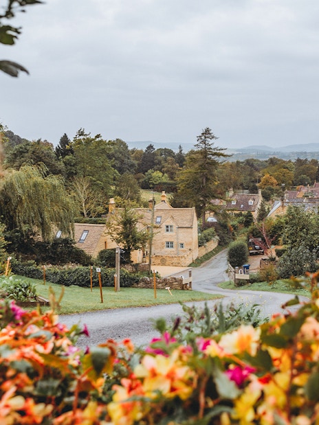 Blenheim Palace with gardens, Cotswolds village day trip from London.